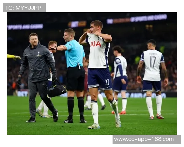 昔日主帅范德芬解析澳波执着战术全场压迫的背后故事 昔日主帅范德芬解析澳波执着战术全场压迫的背后故事