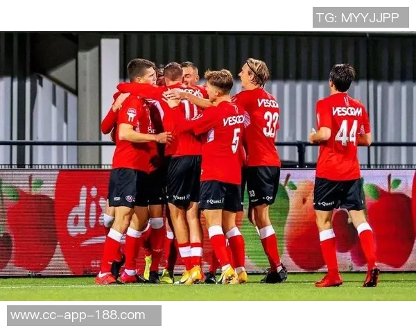 荷媒报道前进之鹰创下荷兰足坛新纪录单场更换八名球员引发热议