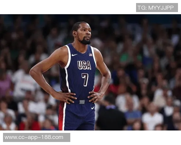 杜兰特巧妙摆脱小卡防守却遭小琼斯精准补防未能接球成功