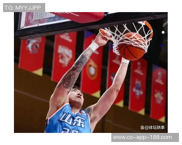 山东男篮热身赛惜败美国肯塔基传奇队陶汉林王岚嵚表现抢眼